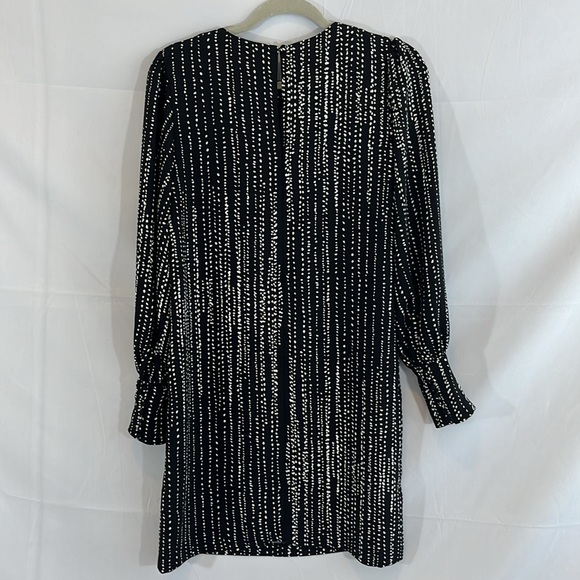 Like New H&M Women’s Long Sleeve Sheath Dress in Black and White Size 36/6 - Picture 6 of 8